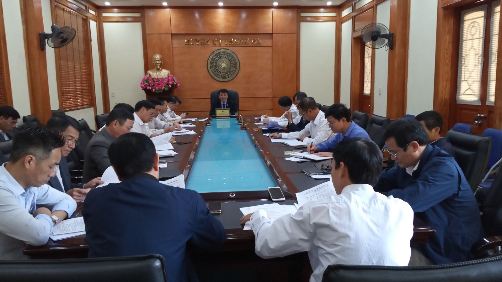 Đồng chí Nguyễn Đức Tuấn - TUV, Bí thư Huyện ủy chủ trì hội nghị