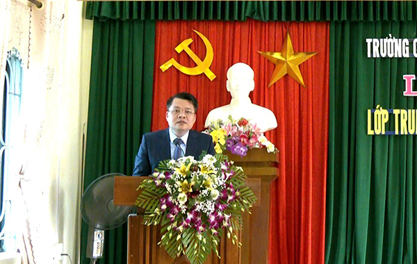 Đồng chí Trịnh Văn Thiện - TUV, Bí thư HUyện ủy, Chủ tịch UBND huyện phát biểu chỉ đạo
