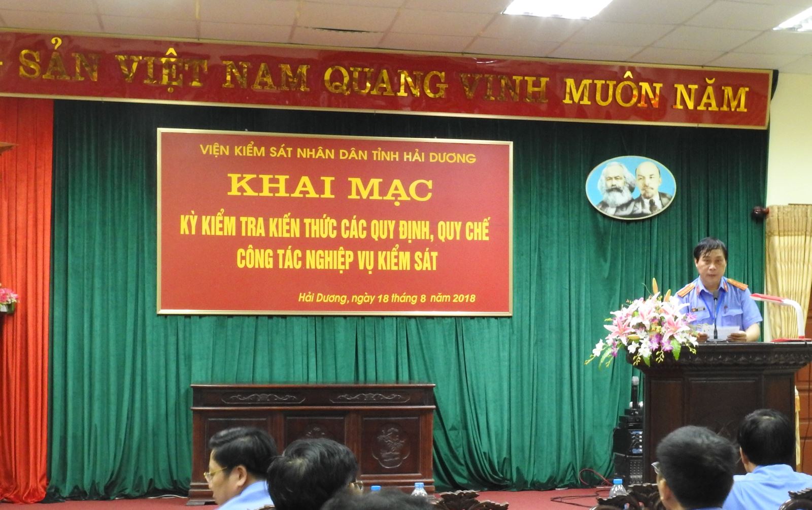 Ảnh: Đ/c Chu Văn Tập, Phó Viện trưởng VKSND tỉnh Hải Dương phát biểu khai mạc